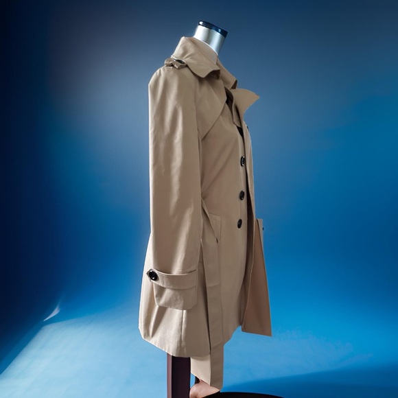 Farvalue Beige Trenchcoat, large, double breasted, buttons, knee length, belt - Picture 6 of 16
